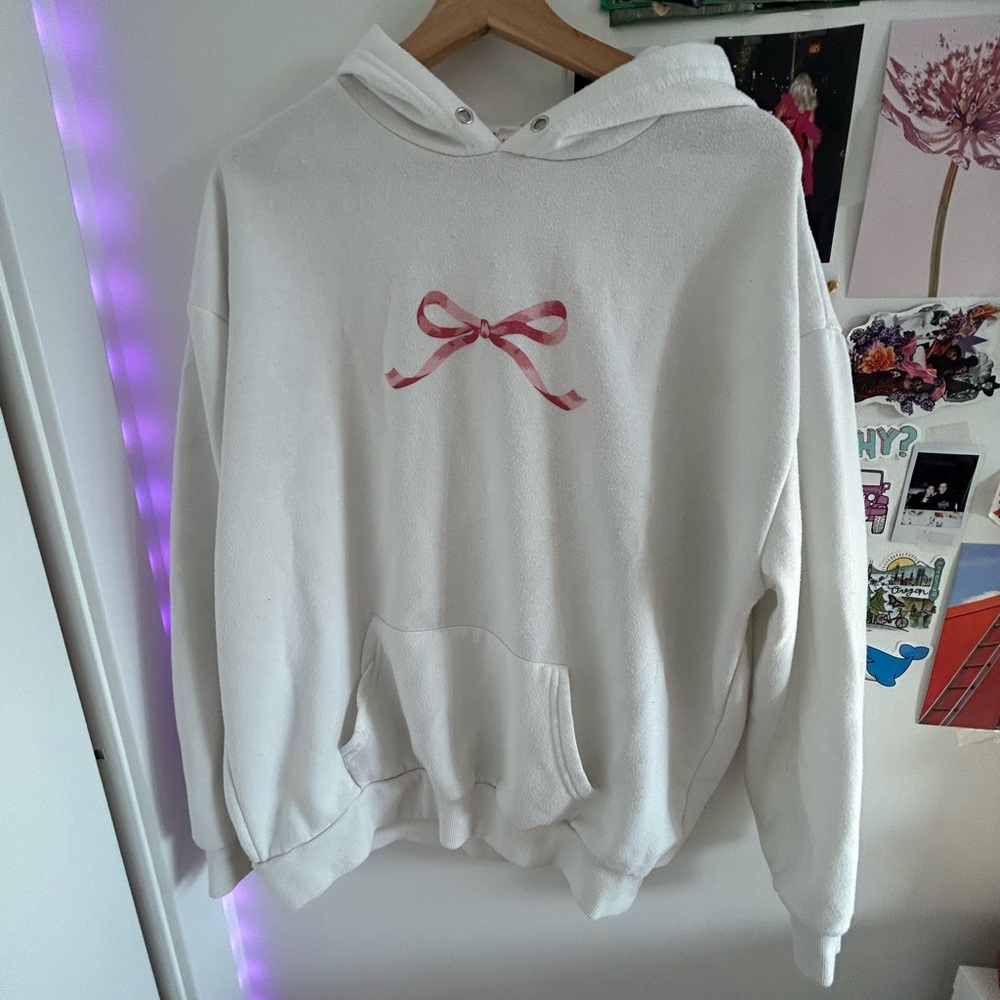 Pink bow hoddie